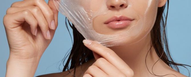 The process of using a charcoal peel off face mask seems almost like a magic trick, but it’s really a simple lesson in chemistry and physics.